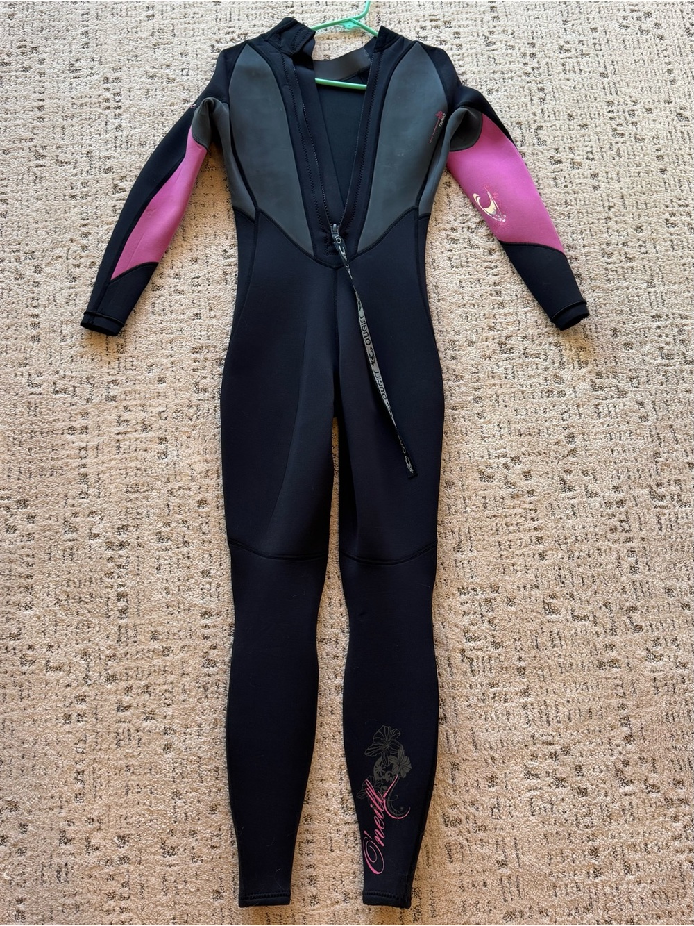 O'Neill Women’s Black and Pink Full-Length Front Zip Wetsuit, Size 6